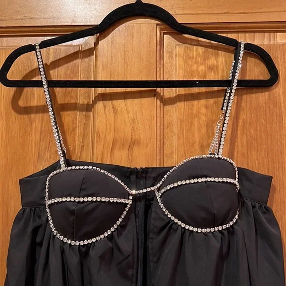 Lingerie with diamond straps - Picture 2 of 4